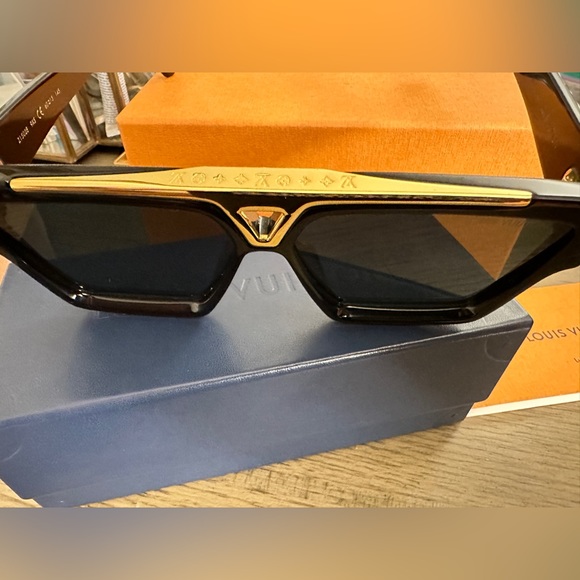 Louis Vuitton Evidence Sunglasses Z1502W - Picture 2 of 9